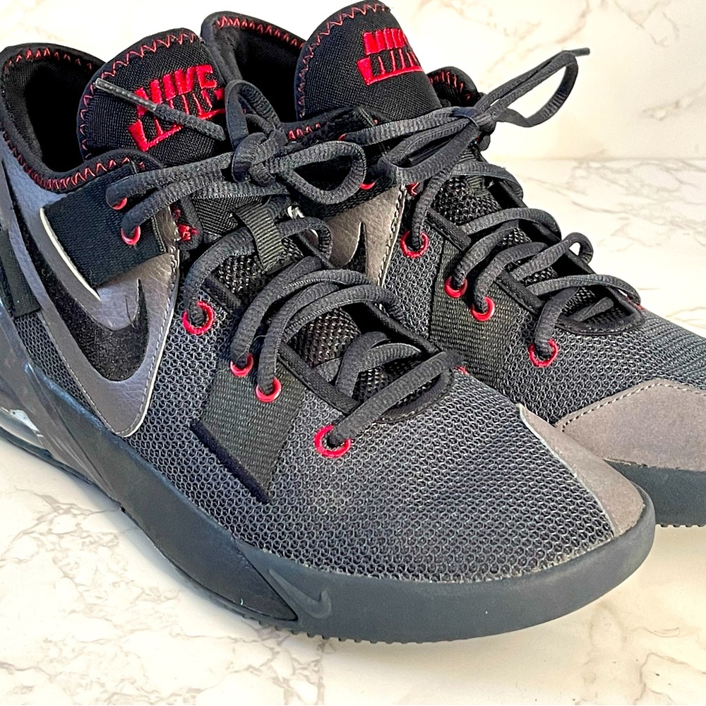 Nike Air Max impact 2